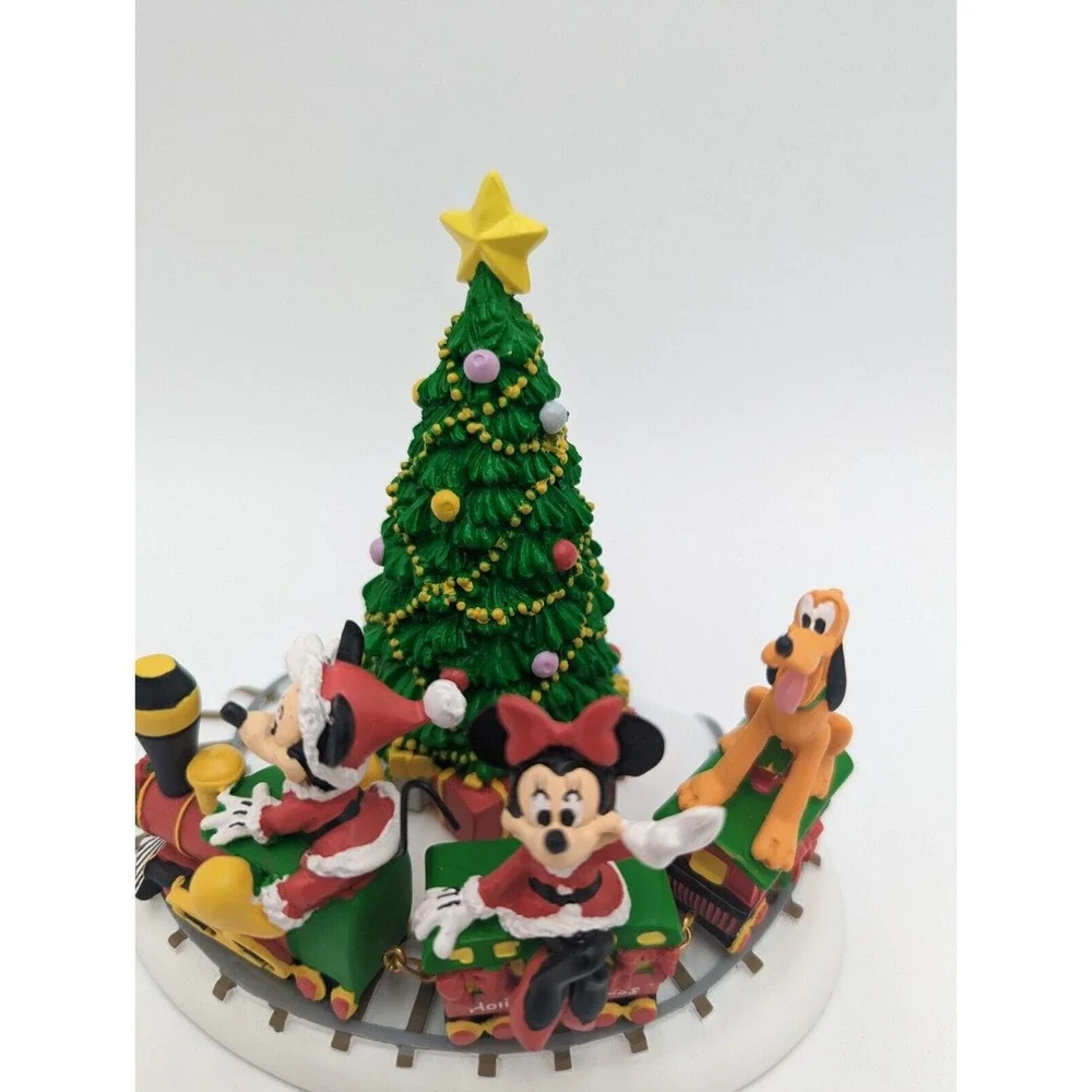 Department‎ 56 Disney Village Miniature Display Piece Mickey's Holiday Express